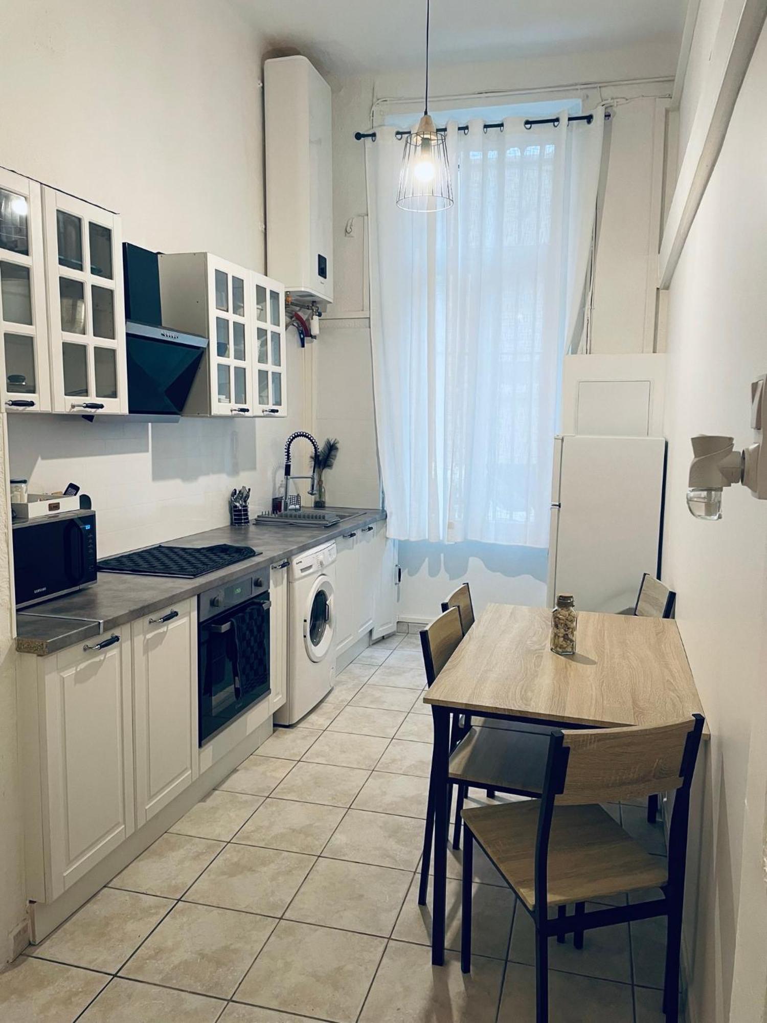 Appartement Authentique Coeur De Ville Sete Exterior photo